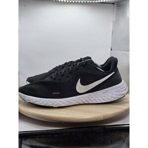 Nike Revolution 5 Mens 13 BQ3204-002 Black White Lace-Up Sneaker Shoes